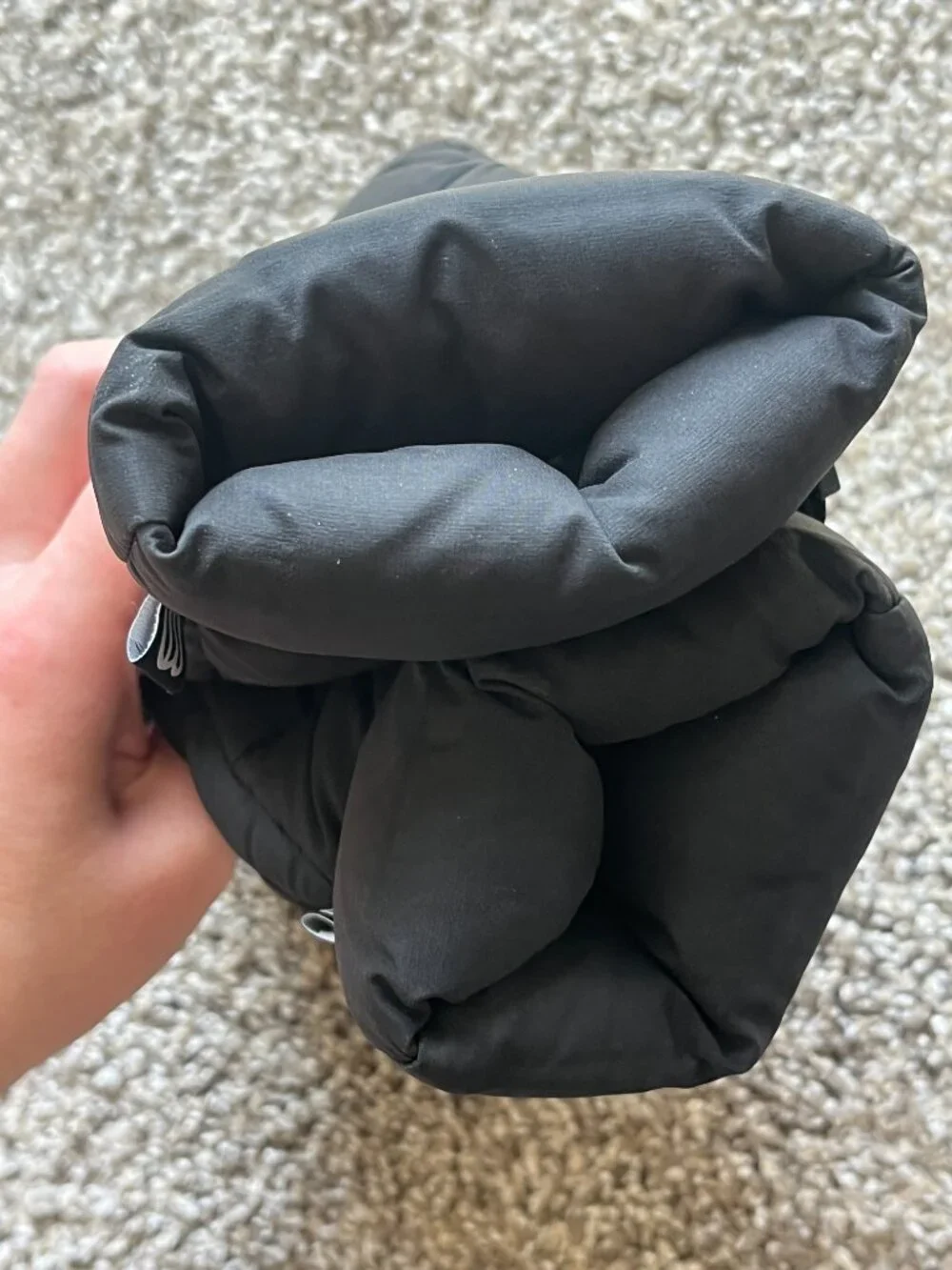 Aritzia superpuff mittens